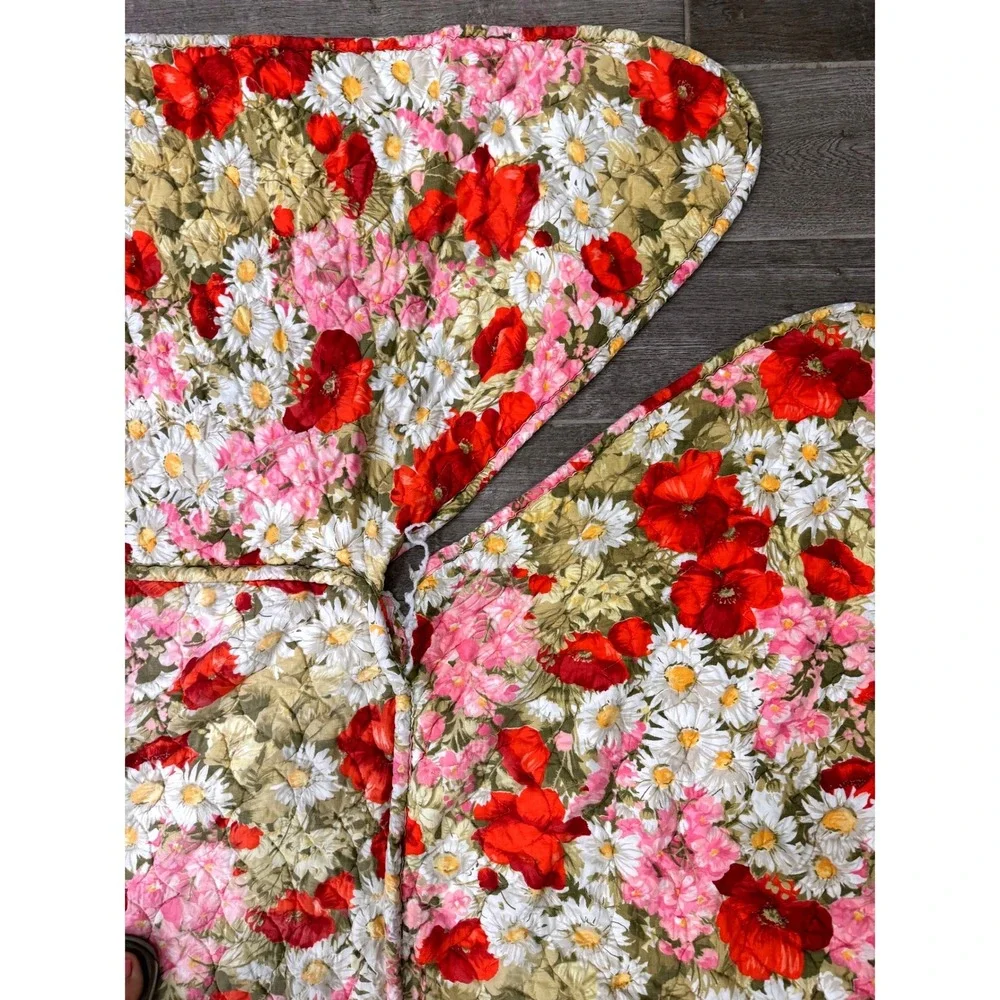 Handmade Quilted Bedspread Womens Red Floral Poppy Daisy Cottagecore Retro Twin